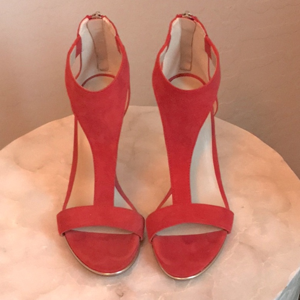Kenneth Cole red suede heel